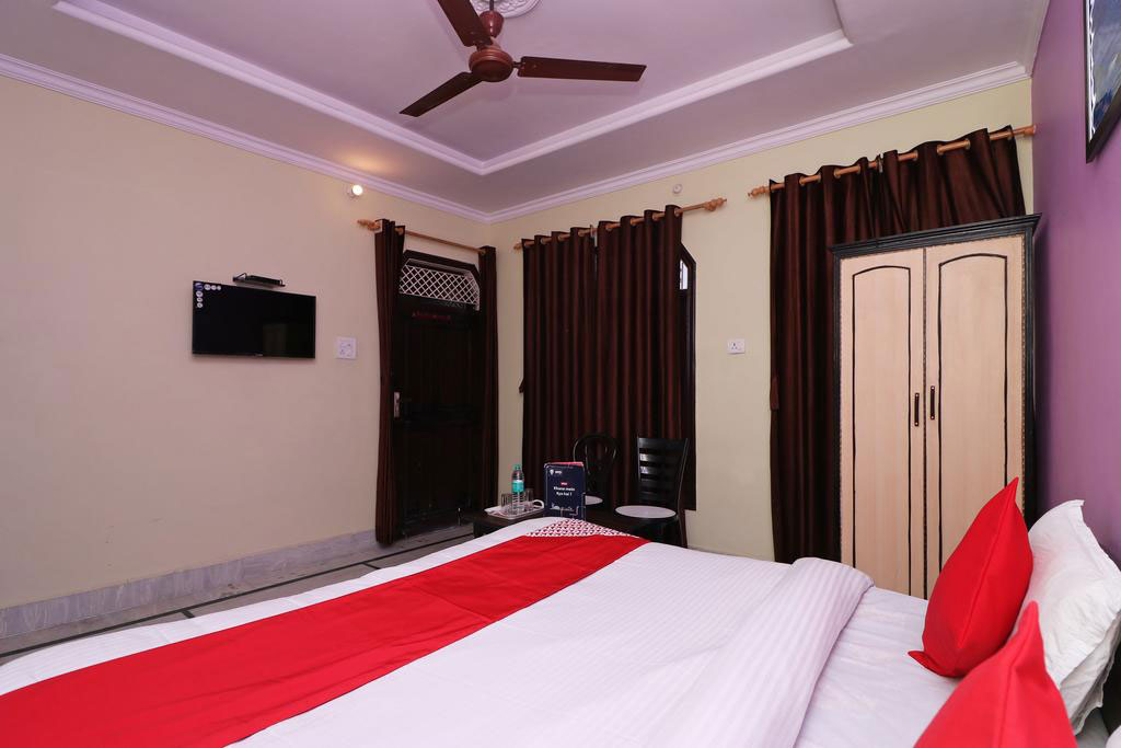 Rudraksh Hotel